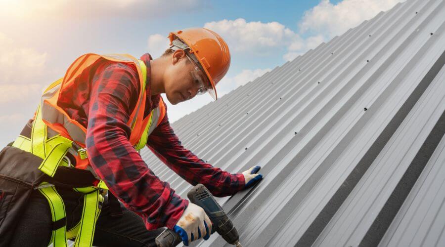Professional Emergency Roof Repairs services in Golden, MO